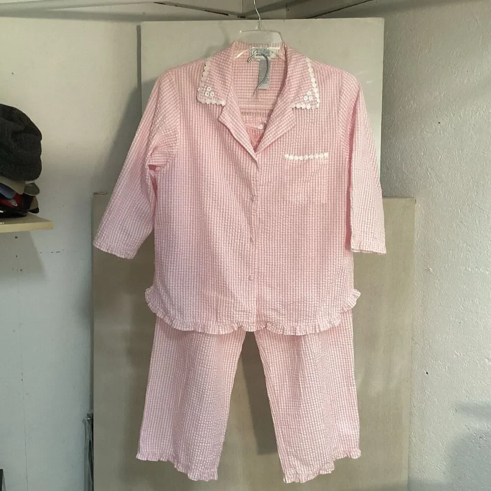 colette by miss elaine pajamas M seersucker pink/white embroidered ruffles